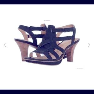 NATURALIZER Daphine Strappy Heels | Size: 6.5 M